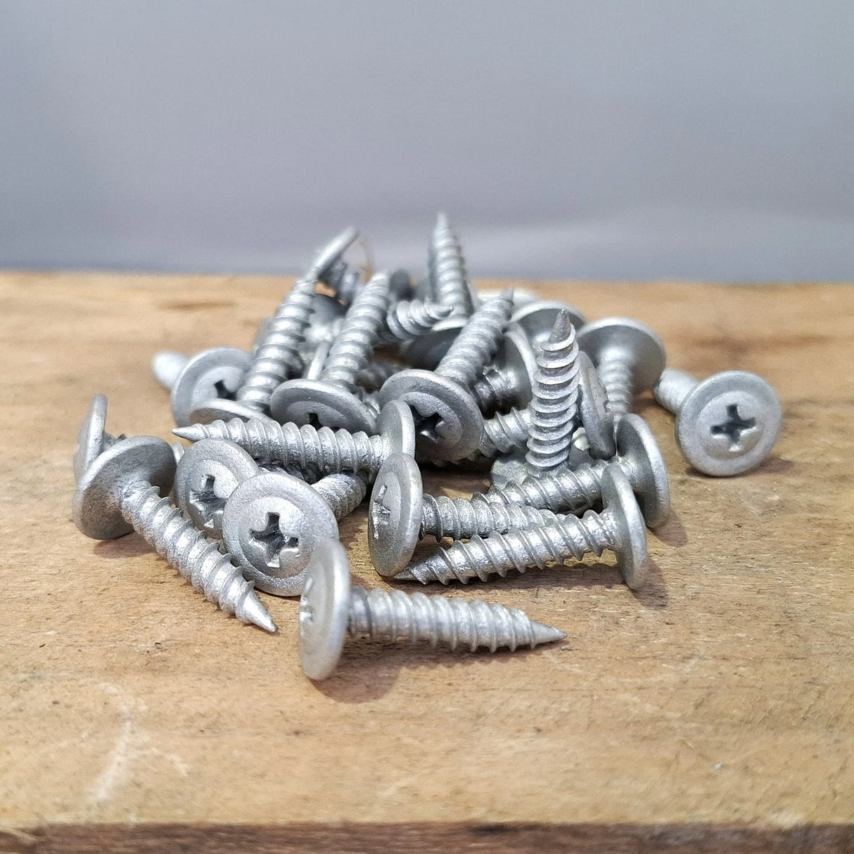 BUTTON HEAD SCREWS CL3 NDL PT 8-15X20 HW PLAS